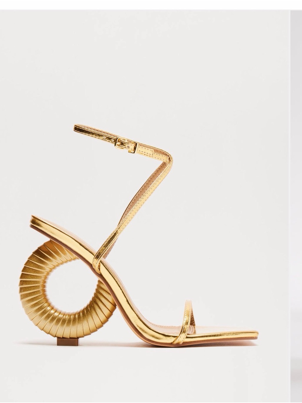 Fashion Nova Metallic Gold Curved-Heel Strappy Sandals
Offer Ends Today 10p(PT) - Picture 3 of 3
